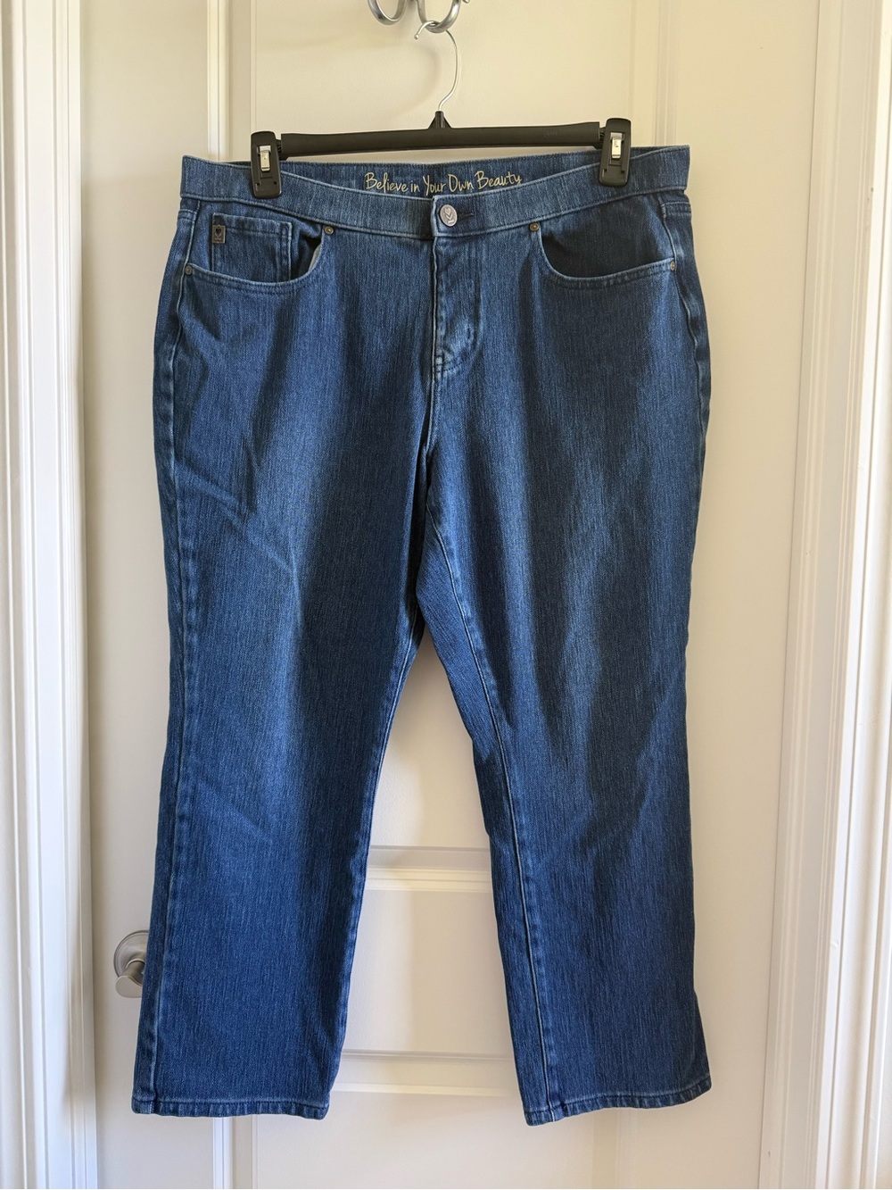 Belle by Kim Gravel Petite Flexibelle washed indigo jeans